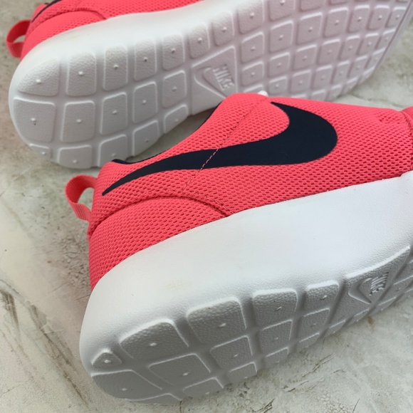 NIKE — Women's Coral Pink Roshe One Running Shoes - Picture 7 of 8